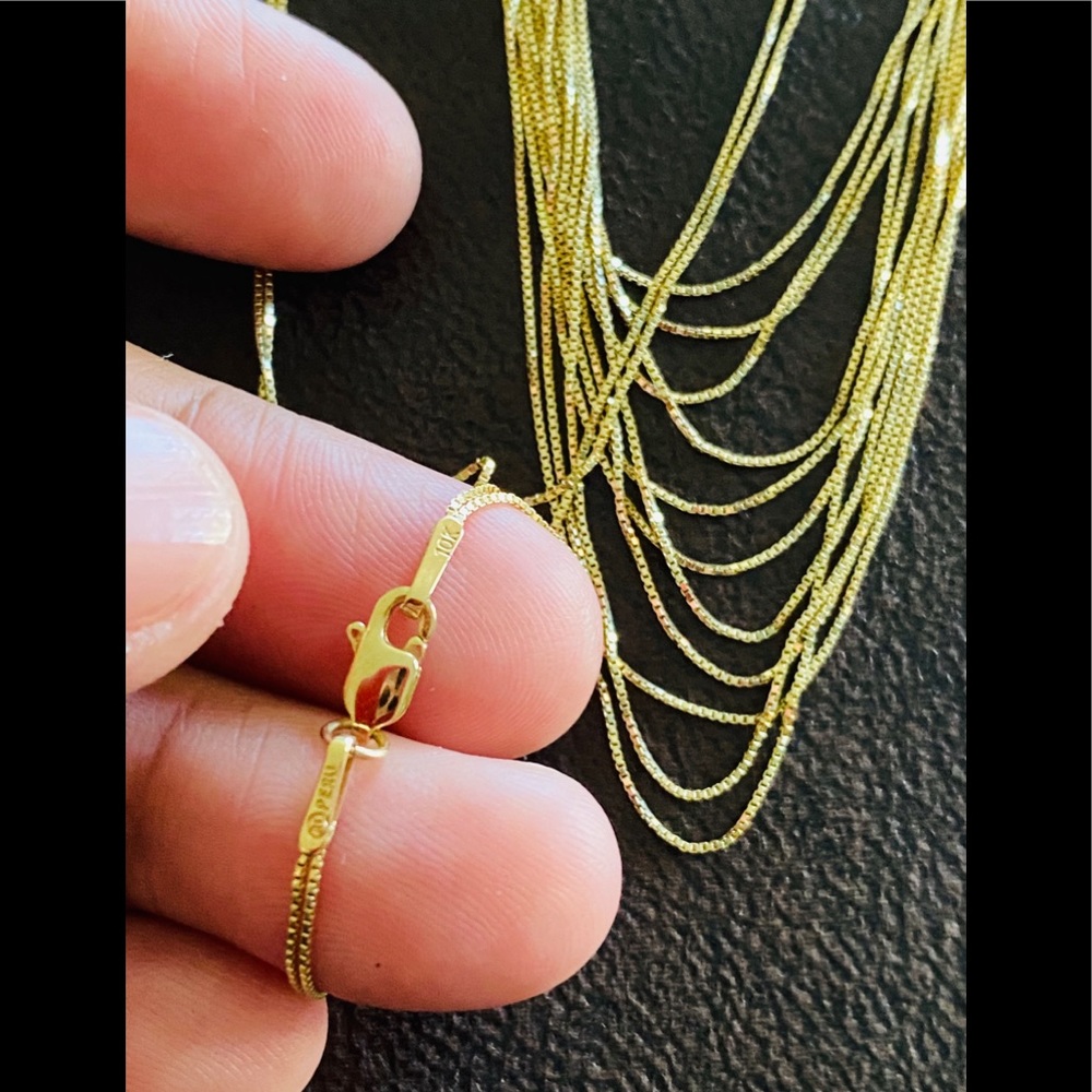 10k necklace brand new never worn